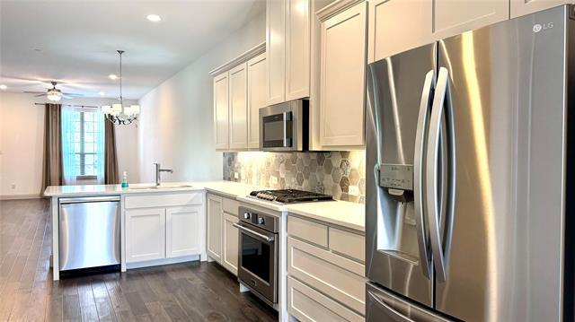 Foto del edificio - 4683 Rhett Ln