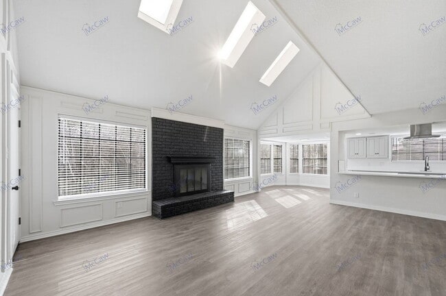 Foto del edificio - 5028 Groom Ln