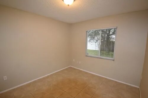 Foto del edificio - 1216 Blufield Ave