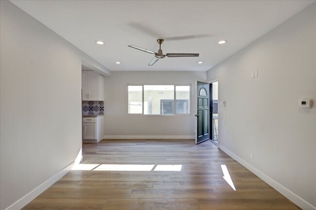 Building Photo - 644 Pier Ave
