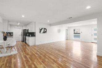 Building Photo - 4604 Bundyhill Dr