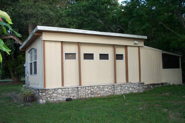 Foto del edificio - 1170 St Clair Shores Rd