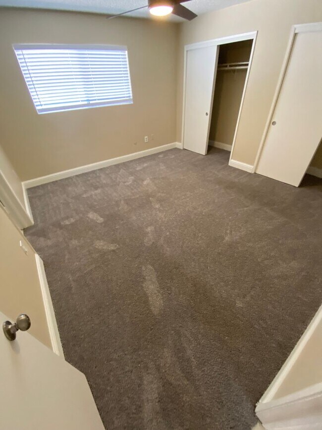 Foto del edificio - For Rent-4213 Alexander-SW- $2,200 + $2,20...