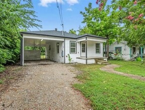 Building Photo - 528 Nomas St