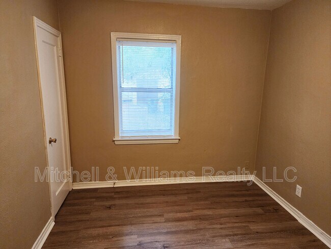 Foto del edificio - 3032 2nd St Cir