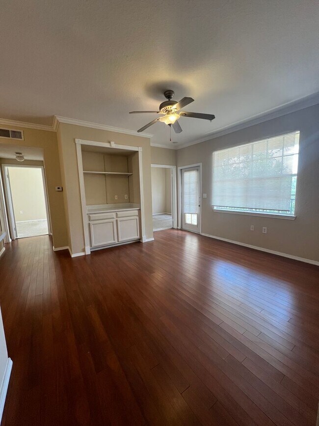 Building Photo - 2 BEDROOM 1 BATH CONDO REMODELED available...