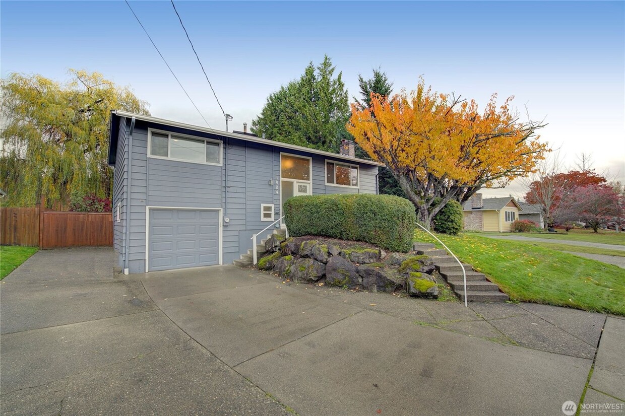 Foto principal - 4Bd/2Ba Renton House