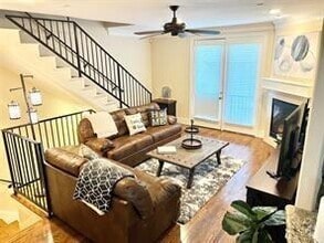 Building Photo - 4144 Grassmere Ln