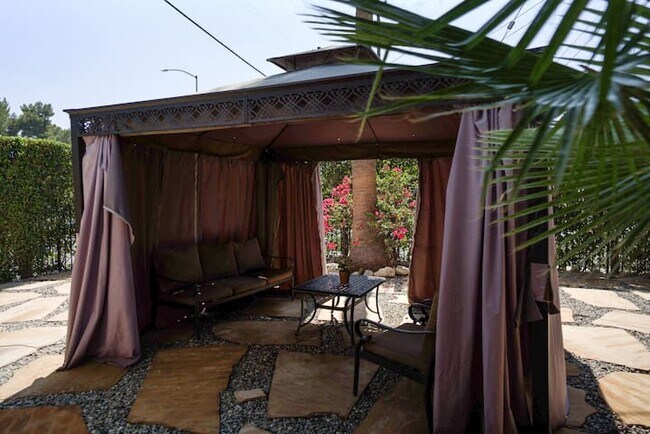 Foto del edificio - 4855 Orion Ave