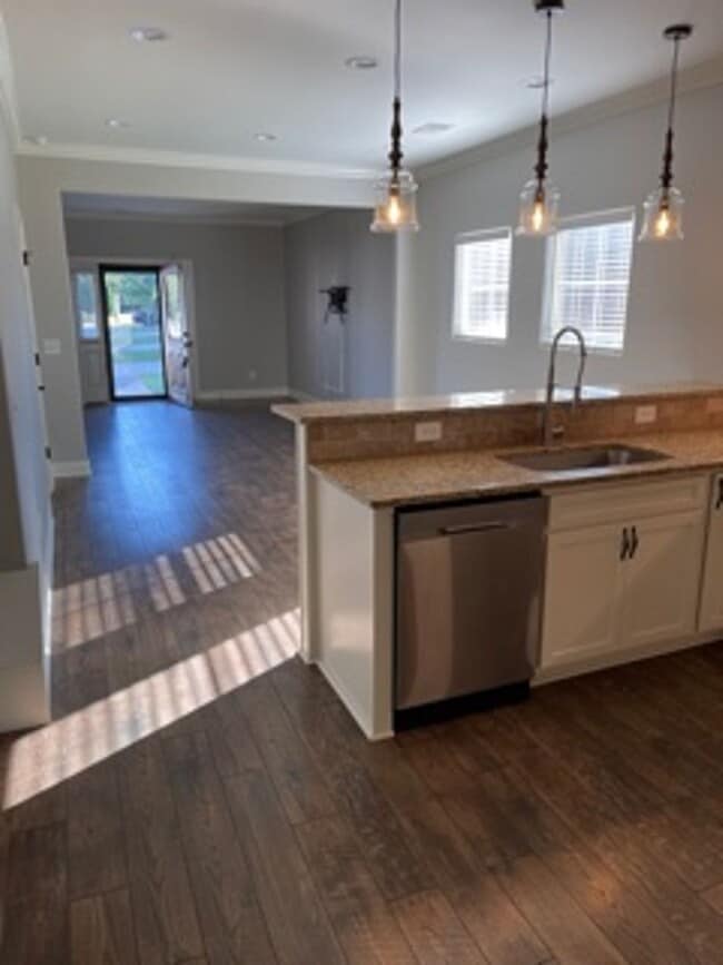 Building Photo - Generals Run Townhome   Available 1.15.24