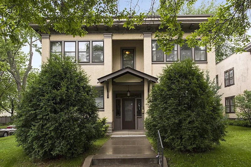 Primary Photo - 3856 Grand Ave S