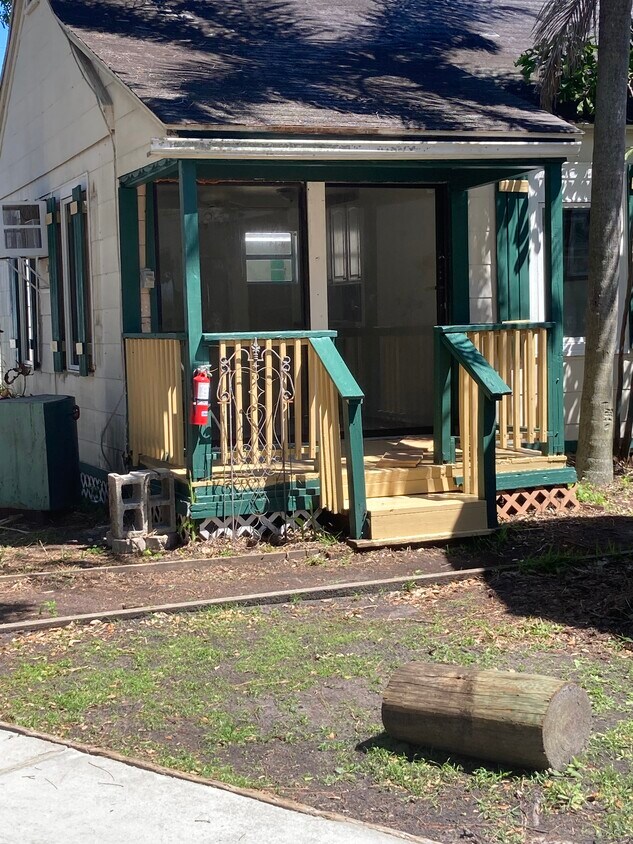 Foto principal - 4990 31st Ave S
