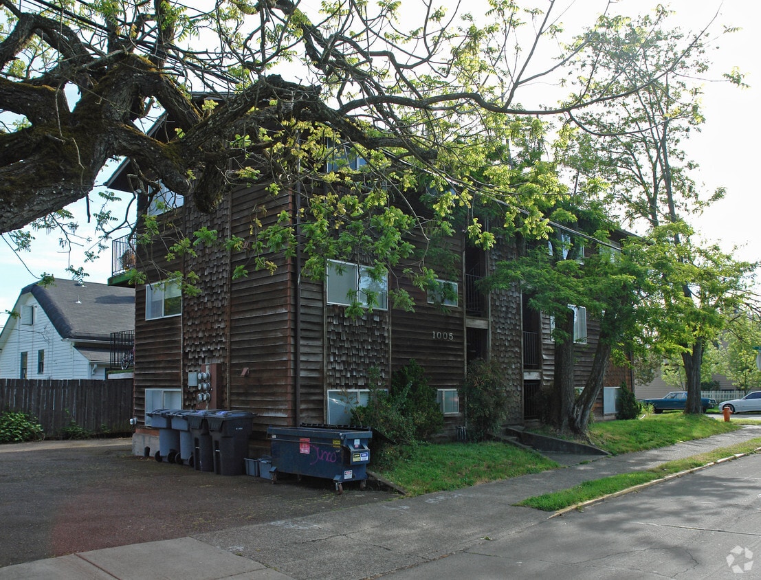 Building Photo - 1005 SW Washington Ave