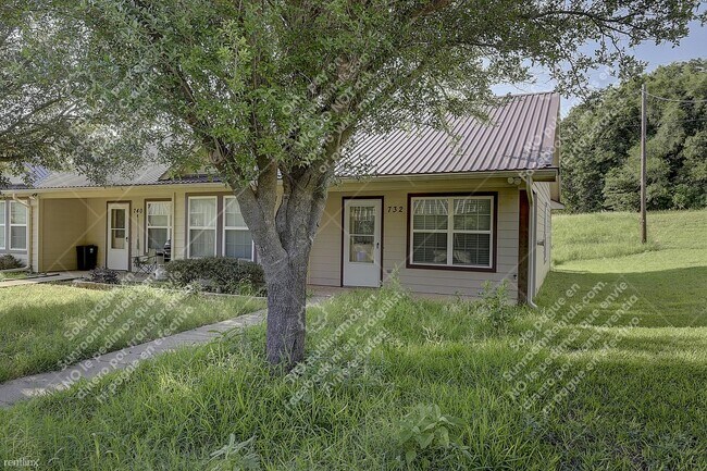 Foto del edificio - 2 br, 1 bath Triplex - 732 Rocky Ridge Flts