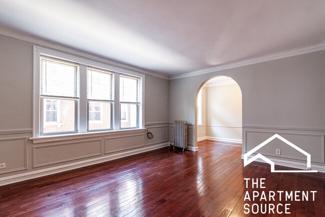 Building Photo - 542 W Surf St