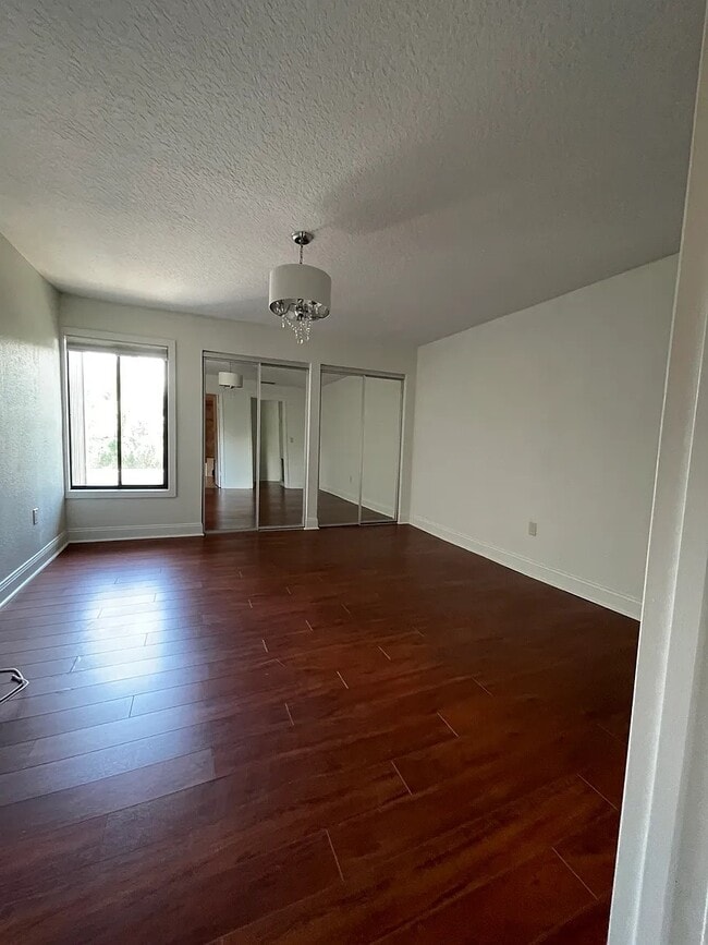 Upstairs bedroom - 2190 Woodbridge Rd