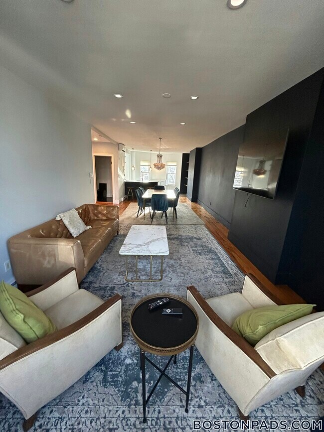 Foto del edificio - 482 Columbus Ave