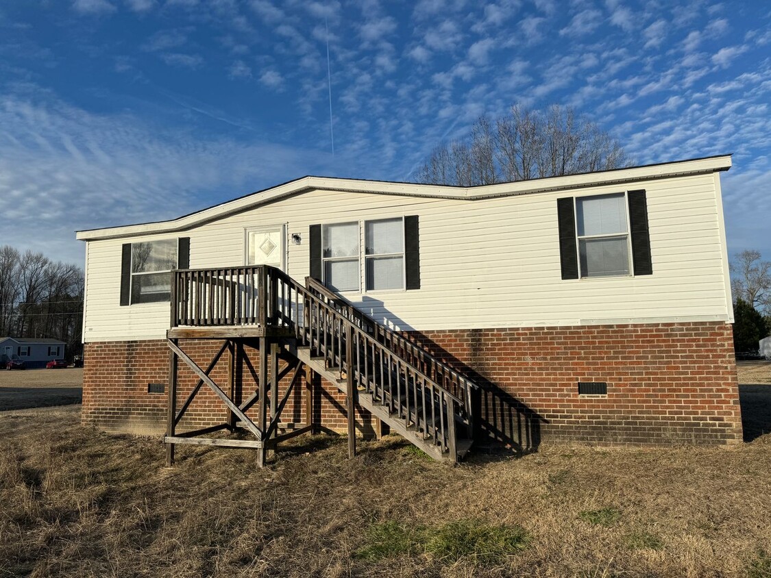 Primary Photo - Large Doublewide Outside of Tarboro