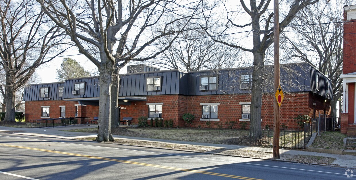 Foto principal - 1200 Decatur St