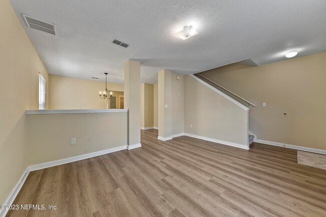 Foto del edificio - 1984 Mary St