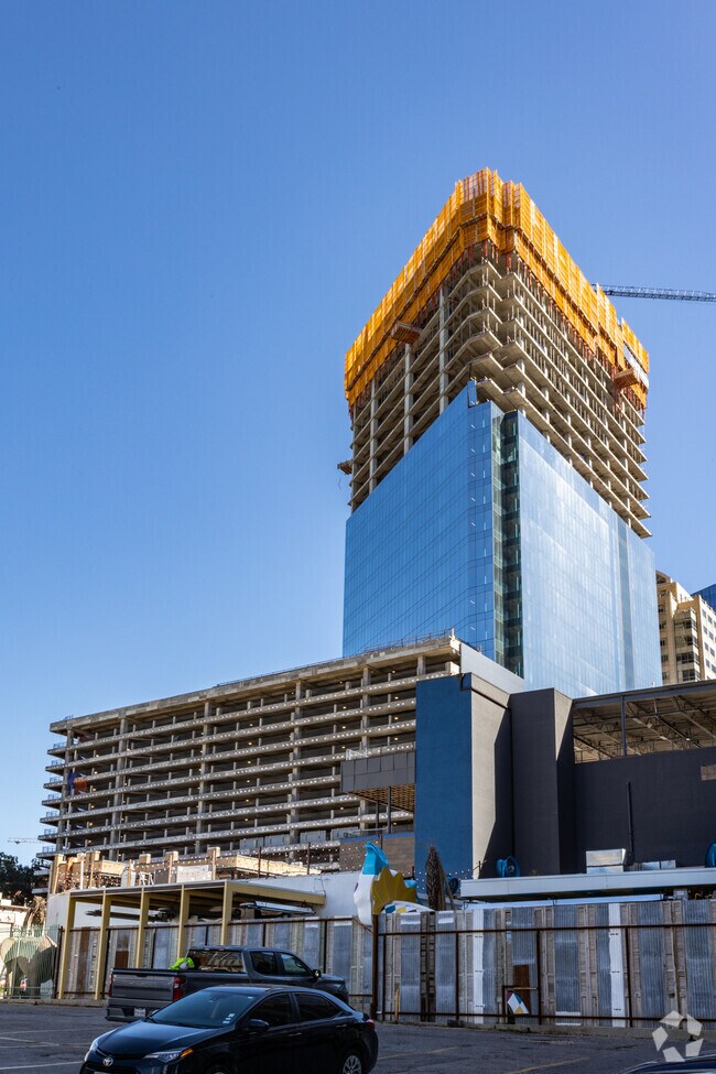 Octubre de 2021 - Residences at 6G