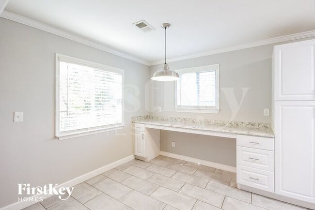 Foto del edificio - 939 Dickens Rd NW