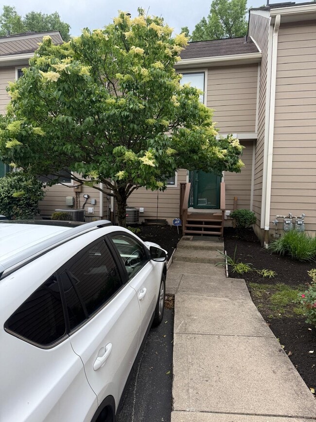 Building Photo - 9328 Hunters Creek Dr