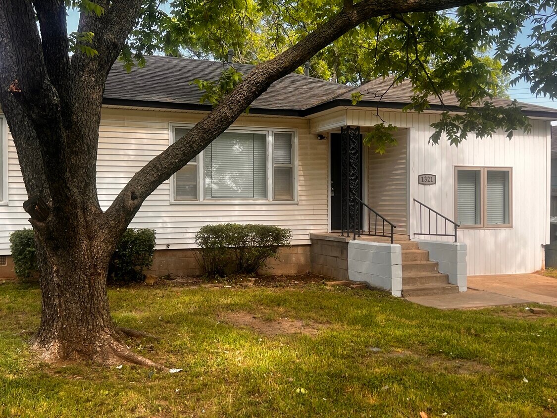 Foto principal - 1321 N 2nd Ave