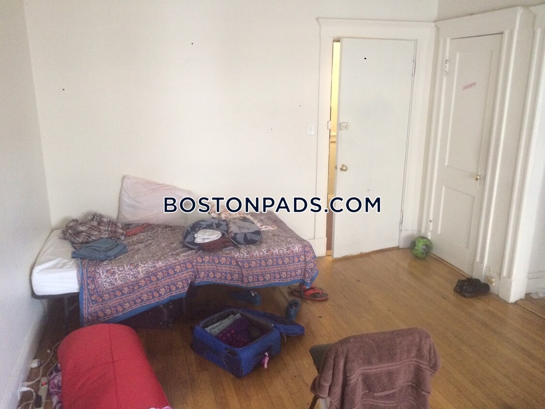 Primary Photo - 1163 Boylston St