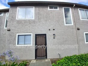 Building Photo - 1940 Grande Cir