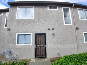 Building Photo - 1940 Grande Cir