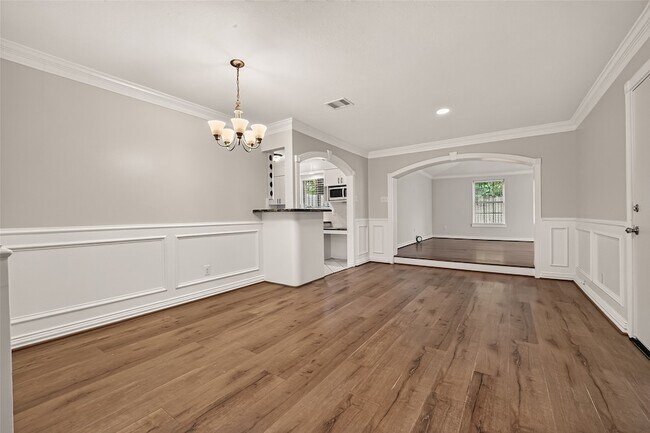 Building Photo - 1215 Mosher Ln