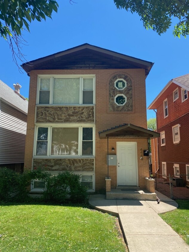 Primary Photo - 4449 N Kildare Ave