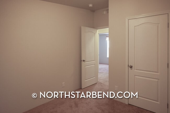Building Photo - Nicely Updated 3 Bed 2 Bath Home in Deschu...