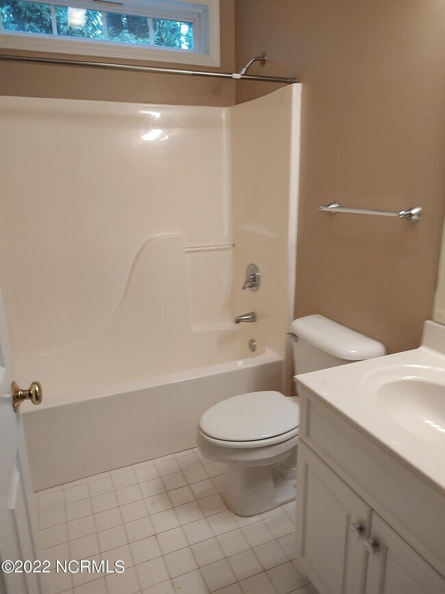 Building Photo - 154 Loden Dr