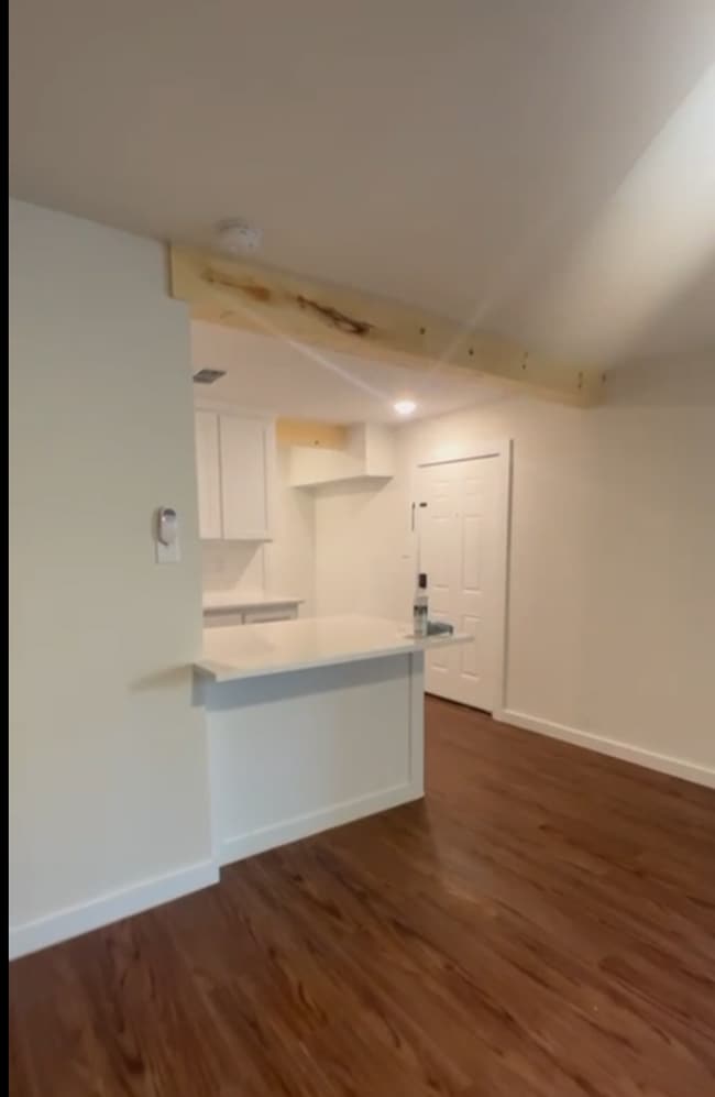 Building Photo - 228 Avenue F