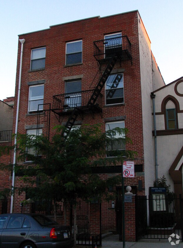 Building Photo - 299 Pacific St
