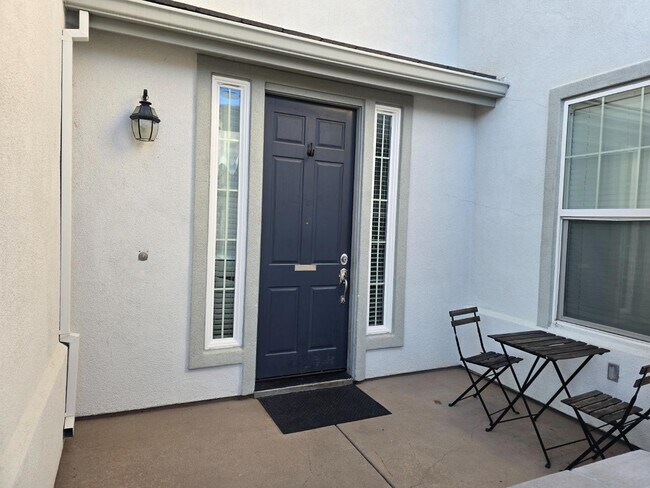 Foto del edificio - 1457 Paradise Ln