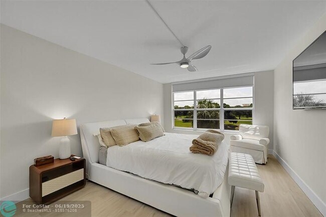 Foto del edificio - 555 Oaks Ln