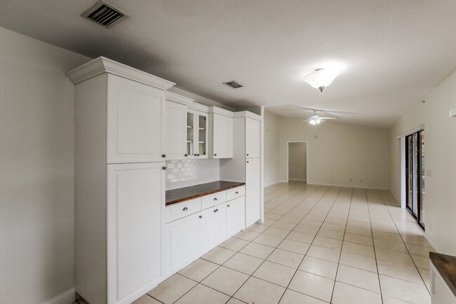 Foto del edificio - 13700 Exotica Ln