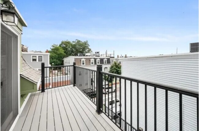 Foto del edificio - 779 E 6th St