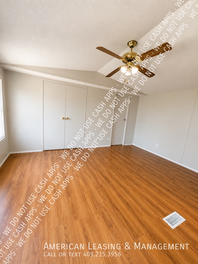 Building Photo - 2307 N John Redditt Dr