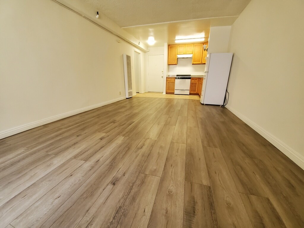 Living Room - 515 S Kingsley Dr