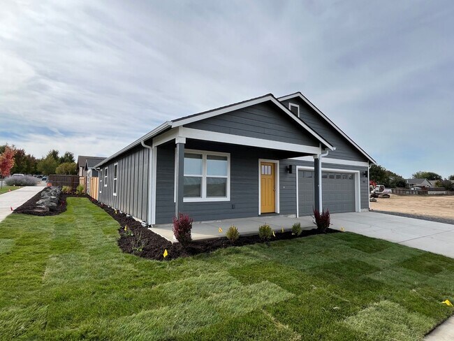 Building Photo - 659 McGee St