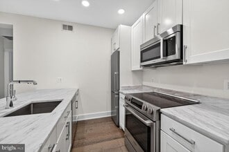 Building Photo - 1412 Chapin St NW