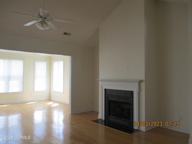 Building Photo - 1052 Stonebridge Ln
