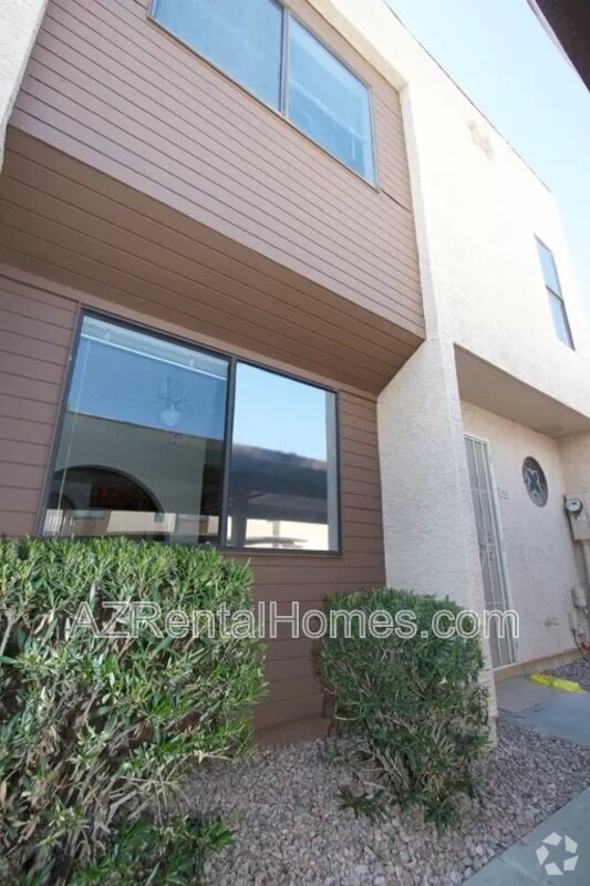 Building Photo - 1322 S Judd St