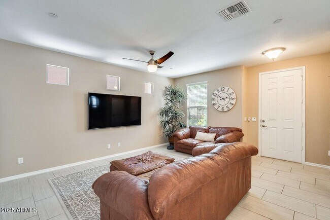 Foto del edificio - 9160 W Coolbrook Ave