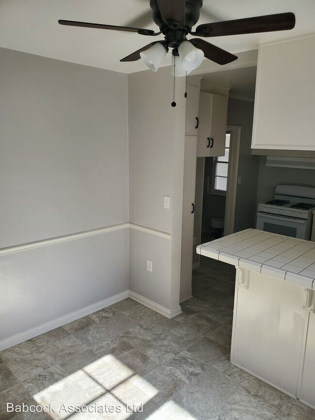 Building Photo - 2412 Cabrillo Ave