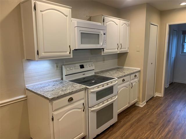 Building Photo - 6516 Chinaberry Trail